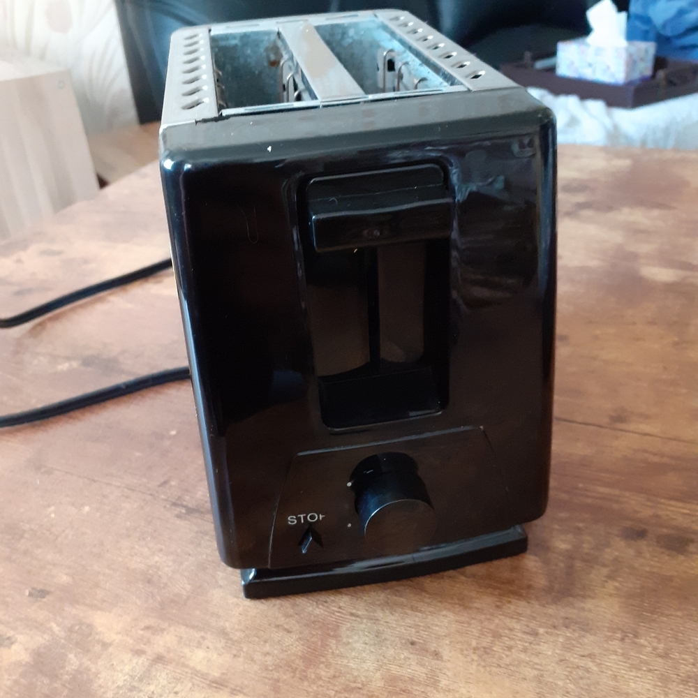 Brentwood Silver Toaster - Picture 5 of 5